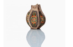 Bolso bandolera de cuero genuino 100% hecho a mano indio para niñas, ropa de boda y fiesta, bolsos bordados para exportar desde la India - Product Image 3