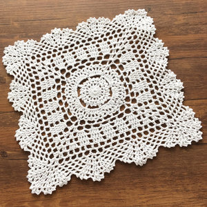 Set de table en coton fait main au crochet, de forme carrée, blanc pur, nouveau design - Product Image 1
