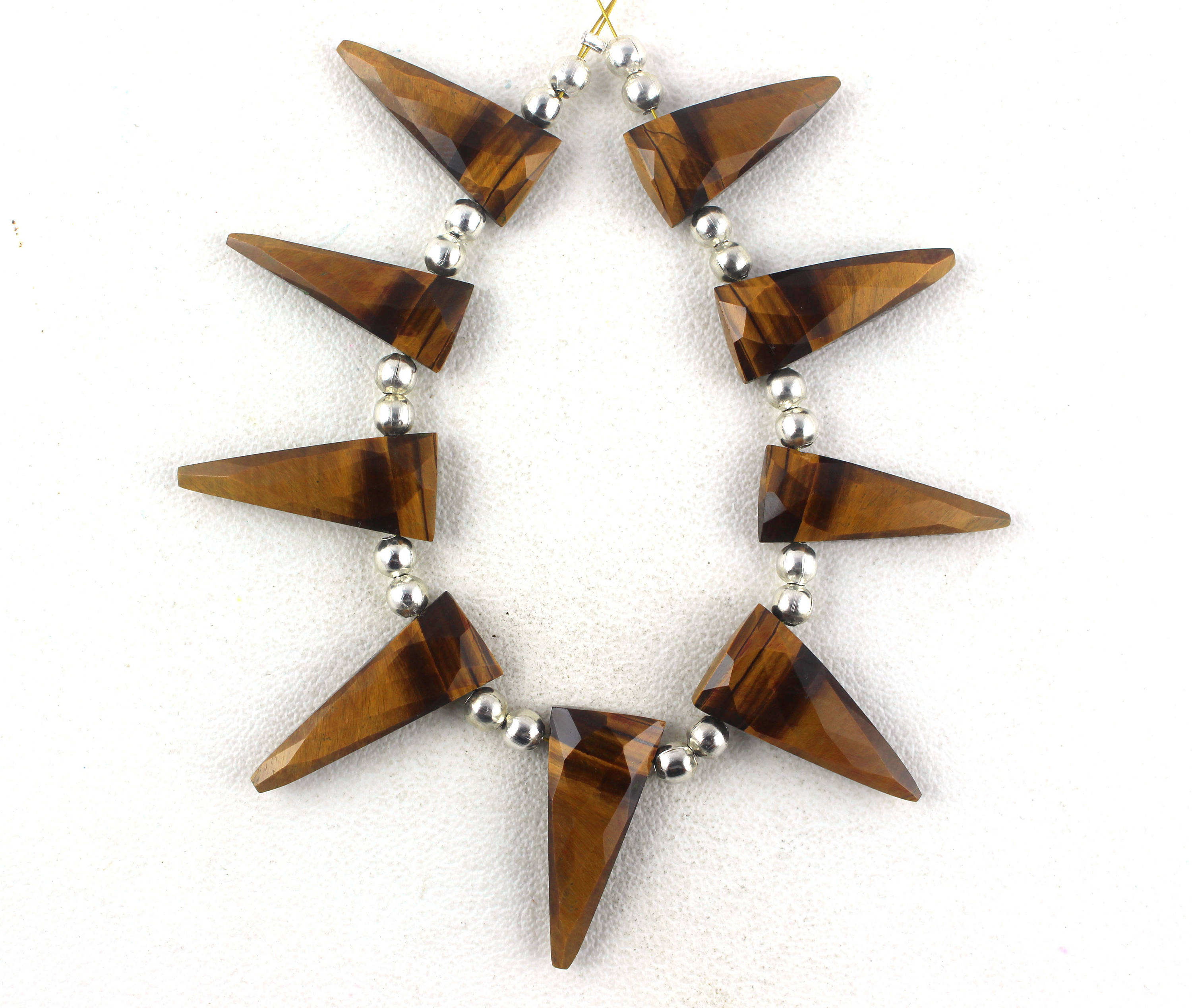 สีน้ำตาล