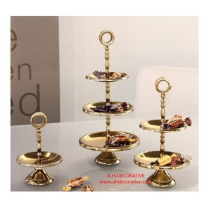 Support de gâteau en métal doré brillant décoration de gâteau de mariage 3 niveaux vaisselle plaquée or support de service de gâteau à vendre - Product Image 1