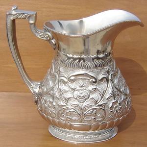 Top Trending Diseño clásico Latón Plata Bandeja para servir Tamaño personalizado Forma Color Usos Utensilios de cocina Hotel Restaurante - Product Image 3