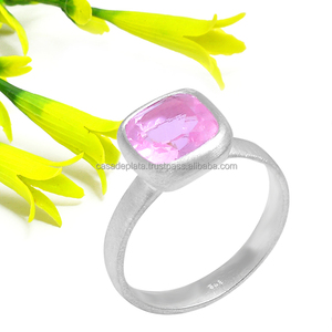 CASA DE PLATA Hecho a mano 925 Ajuste de bisel de plata esterlina Anillo unisex Corte princesa Fiesta de cuarzo rosa Estilo clásico de moda - Product Image 1