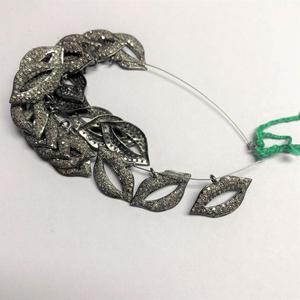 Charm de Plata de Ley 925 con forma de labios y diamantes, Charm con diseño de labios naturales, de fabricante, venta al por mayor, precio de fábrica, Compra ahora en línea - Product Image 1