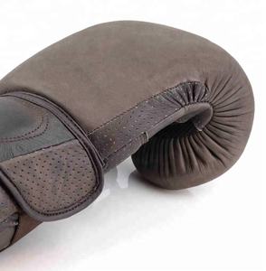 ถุงมือชกมวยทำจากหนังวัวแบบตะขอและห่วงแม่พิมพ์ทำมือสำหรับฝึกศิลปะการต่อสู้ - Product Image 3