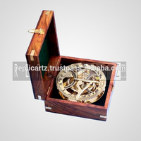 Boussole de cadran solaire rond en laiton antique nautique avec boîte en bois artisanat décor de Table Marine fonctionnel Vintage