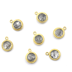 Colgante de Plata de Ley 925 con Bisel Chapado en Oro y Cuarzo Rutilado Negro de Forma Redonda, Joyería Hecha a Mano - Product Image 3