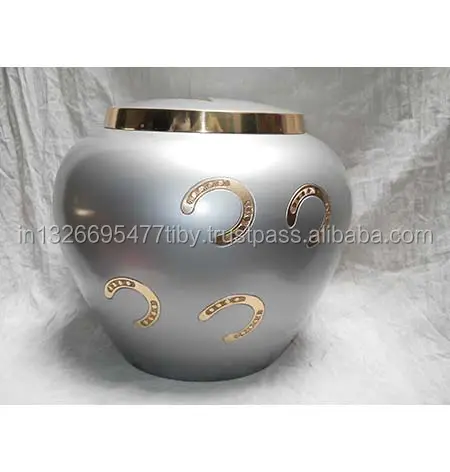 Urne funéraire Odyssey en métal avec finition en aérosol de peinture argentée de forme ronde Design unique de haute qualité pour les services funéraires