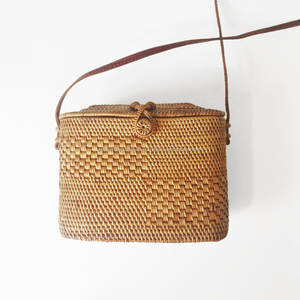 Bandolera de ratán superventas para verano, 2017 - Product Image 1