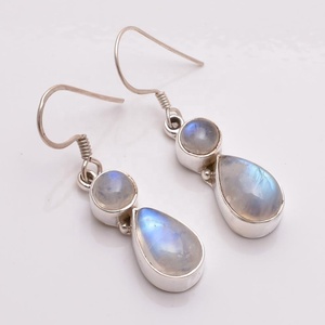 Pendiente de Plata de Ley 925 de piedra lunar arcoíris genuino perfecto, proveedor único de joyería de piedras preciosas de plata, joyería de plata hecha a mano - Product Image 1