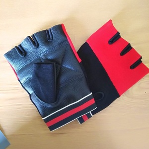 2019 unisexe meilleur demi-doigt gants de gymnastique en cuir et néoprène gants d'haltérophilie pour les entraînements de sport de Fitness - Product Image 2