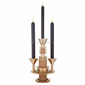 Candélabres coniques en métal standard doré candélabres de vente chaude pour la décoration de centres de table de mariages d'église - Product Image 1