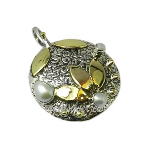 Bijoux fins en argent personnalisés pendentifs mode indienne perle rare pierre précieuse pendentif en laiton avec placage de rhodium pour cadeau - Product Image 1