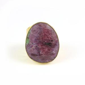 Rubí Zoisite Chapado en oro Plata de ley Ajuste de bisel clásico Forma elegante Anillo de boda y fiesta ajustable - Product Image 3