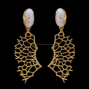 Pendientes de Perlas con Diseño de Nido de Pájaro Chapados en Oro de 18K, Accesorio Único para Mujer - Product Image 2