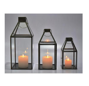 Farol de Metal de Latón Antiguo, Decoración de Vidrio Hecha a Mano para Piso/Mesa, Diferentes Tamaños, Decoración para el Hogar, Ocasiones de Pascua, IHA MFG IHACA024 - Product Image 1