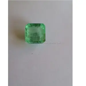 พลอยสีเขียวธรรมชาติขนาดใหญ่มากทรงมรกตโคลอมเบีย - Product Image 1