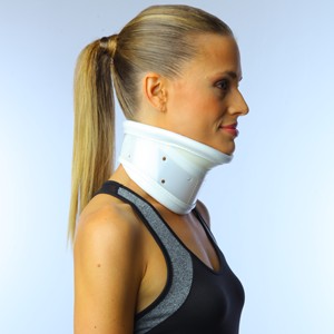 Collier cervical en PVC avec support pour le menton - Product Image 6
