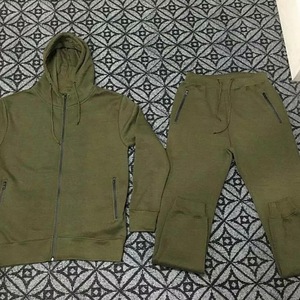 De sudadera y corredor de ropa para hombres - Product Image 1