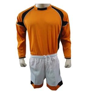 Conjunto de uniformes de fútbol juvenil, camiseta y pantalones cortos de fútbol para niños personalizados para equipos escolares o académicos - Product Image 6