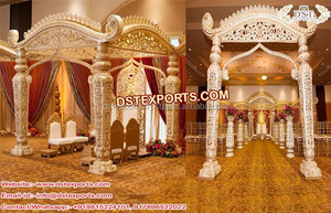 Mandap de Boda Hindú con Corona de Estilo Bollywood en Venta, Mandap de Boda Hindú de Lujo, Nuevo Mandap de Nueva York - Product Image 3