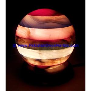 Lampe sphérique en onyx sculptée et polie, forme de globe, décoration d'intérieur haut de gamme avec motif de style amour, artisanat en pierre - Product Image 5
