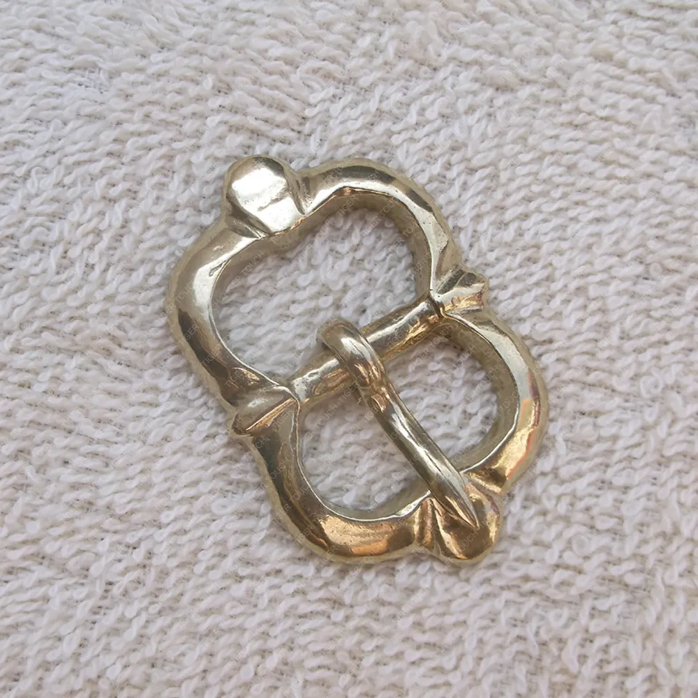 brass medvil vilking belt pin buckle Ostrogothic R e p l i c a Bronze / brass viking belt pin buckle