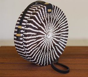 Nuevo bolso único de ratán para mujer de Vietnam Cierre de botón Forro de algodón y decoración de borlas - Product Image 6