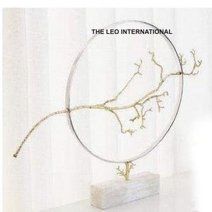Conception de forme de branche d'arbre Matériau de base en marbre en aluminium Statue de pièce maîtresse Sculptures verticales modernes fantaisie - Product Image 1