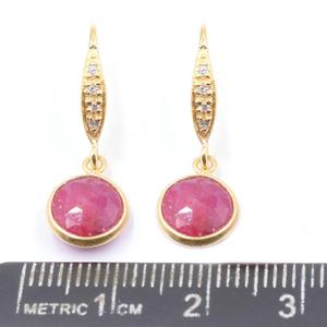 Ruby 25 a 26 MM de oreja de alambre forma redonda bisel de plata pendiente chapado en oro - Product Image 3