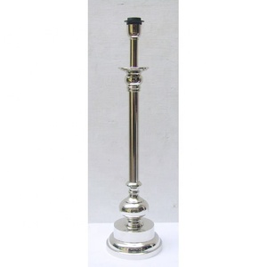 Lampe led autoportante en métal avec finition argentée, design moderne, luminaire décoratif d'intérieur, idéal pour un RESTAURANT - Product Image 4