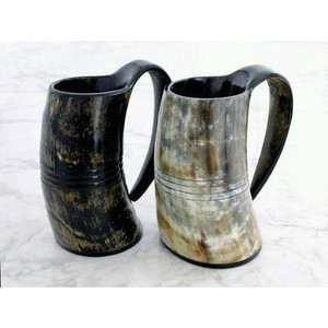 Taza de Cuerno de Buey - Taza Vikinga de Cuerno de Búfalo Natural (con Anillo Tallado en la Base de Madera de Secuoya) - Product Image 3