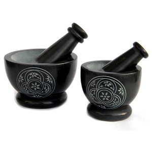 Trituradora y amoladora de mano ecológica para utensilios de cocina, tallado artesanal indio, mortero tallado negro de Esteatita Natural - Product Image 1