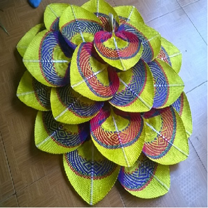 FABRIQUÉ AU VIETNAM/ ÉVENTAIL À MAIN EN FEUILLE DE PALMIER - Product Image 4