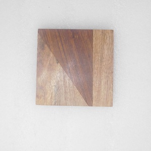 Posavasos cuadrado personalizado de madera Natural, dos tonos, Juego de 4 - Product Image 5