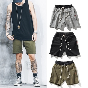 กางเกงขาสั้นออกกำลังกายของผู้ชายแบบสั่งทำได้เอวยางยืดปักลายดอกไม้สไตล์ลำลองระบายอากาศได้ดี - Product Image 2