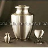 Urne de crémation en or brossé de style américain en laiton massif pour adultesBrassworld Inde Urne en métal - Product Image 3