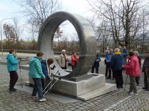 Fontaine d'eau de jardin en granit durable Brahma avec élégante roue en marbre tournante, modèle flottant, produit unique - Product Image 3