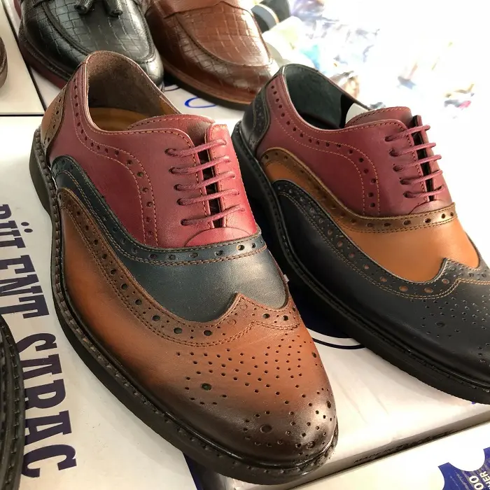 Clássico homem sapato de couro Italiano Brogue Monge tira sapatos dos homens