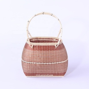 Sac fourre-tout d'art folklorique vintage de haute qualité artisanat en bambou fait à la main pour les femmes pour une utilisation à la plage - Product Image 1