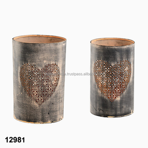 เชิงเทียนแกะสลักรูปหัวใจแนววินเทจ - Product Image 1