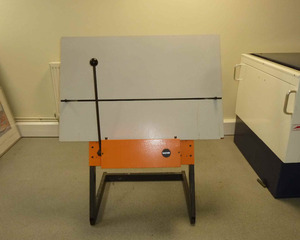 Perforadora de placa MO usada en venta - Product Image 1