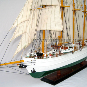Accessoire de jouet gonflable de bateau d'artisanat de modèle en bois d'ESMERALDA - Product Image 1