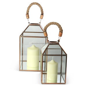 Lanterne à bougie en laiton avec poignée en corde - Product Image 1