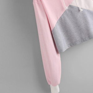 Sudadera con capucha corta para mujer con bloques de color, logo y color personalizados, estilo urbano, ajuste ceñido, top corto con capucha para mujer - Product Image 4