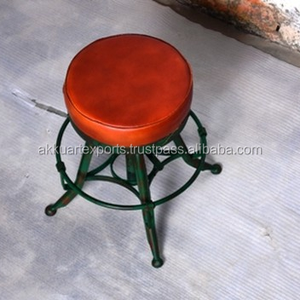 Tabouret de bar industriel vintage moderne en cuir véritable cadre en métal Akku Art Exports STO-101 pour salon salle à manger meubles d'hôtel - Product Image 2