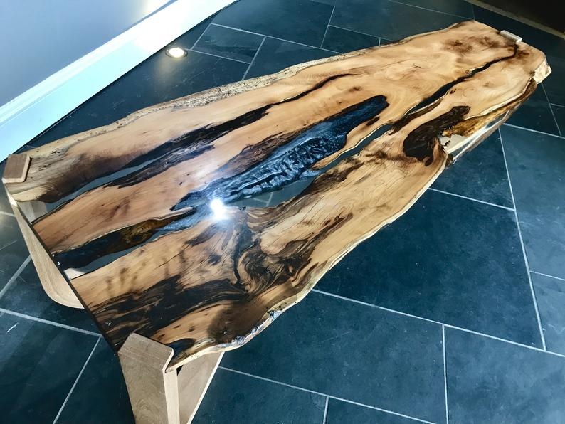 Englischer Eibe und Eiche Live Edge Epoxy Resin Couch tisch im indischen  Stil| Alibaba.com