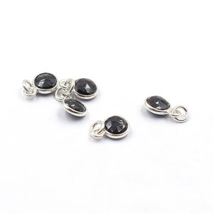 Bisel de Plata de Ley 925 con forma redonda de ónix negro, colgante Chapado en plata, fabricación de joyas hechas a mano - Product Image 1