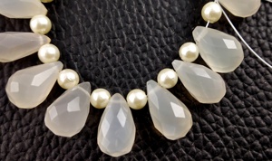 <b>Top</b> Quality 1 Strand Beautiful Natural <b>White</b> Moonstone Faceted Teardrop Shape Gemstone Briolette Beads Jewelry Making - Product Image 2