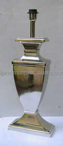 Bandeja de servicio de alimentos con mango de madera para decoración del hogar, bandeja decorativa de cobre con diseño de cobre elegante - Product Image 2