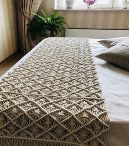 Chemin de table en macramé géométrique fait à la main, design personnalisé tricoté écologique pour les banquets de mariage, les hôtels et la maison - Product Image 6